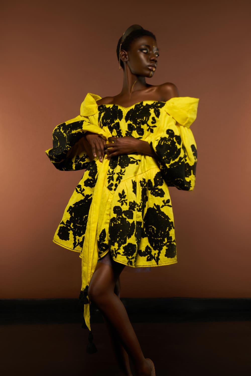 Luxurious Yellow/Black Roses Women's Mini Dress Yuliya Magdych XL / Yellow/Black Luxurious Yellow/Black Roses Women's Mini Dress Yuliya Magdych XL / Yellow/Black
