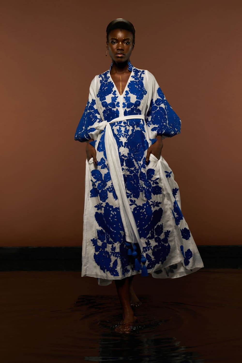 Luxurious White/Blue Roses Women's Midi Dress Yuliya Magdych XS/S / White/Blue