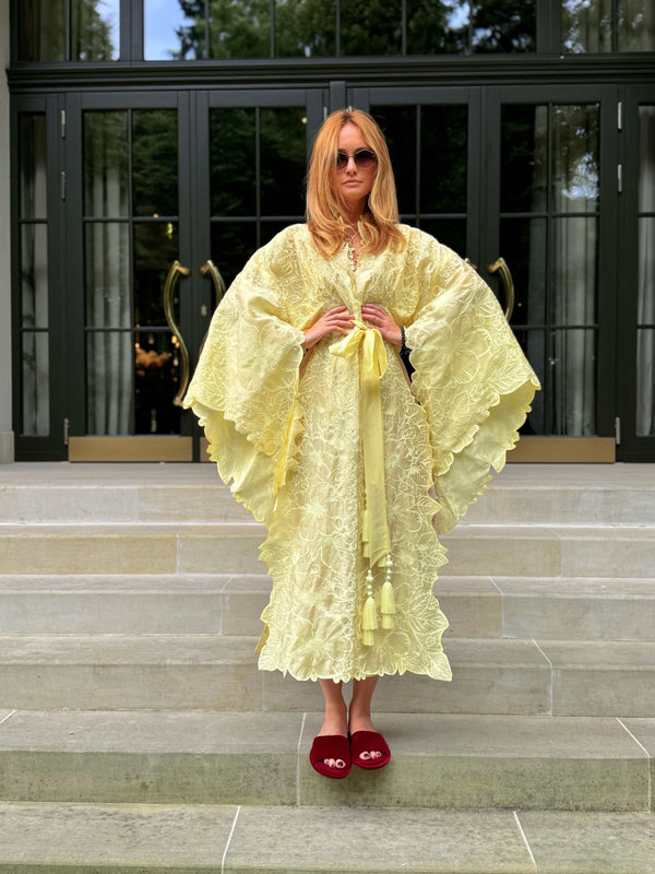 Lolining eshagida Porno aktyorning jinsiy olatni kattaligi