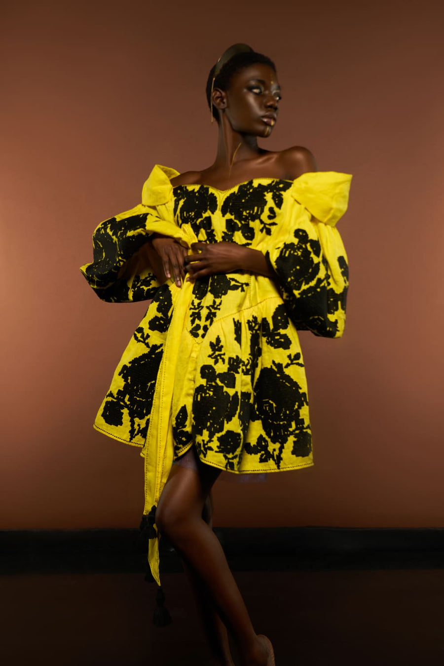 Luxurious Yellow/Black Roses Women's Mini Dress Yuliya Magdych XL / Yellow/Black Luxurious Yellow/Black Roses Women's Mini Dress Yuliya Magdych XL / Yellow/Black